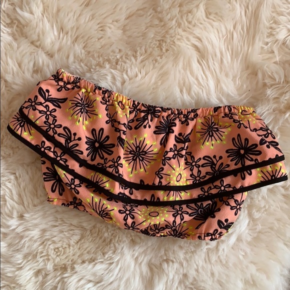 Audrey Ruffle Croptop - Picture 2 of 5